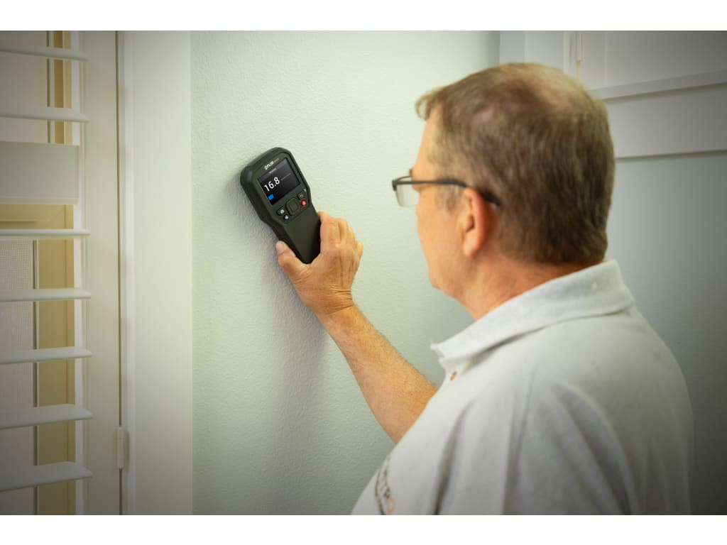 pinless mode being used on FLIR - MR265 - Moisture Meter and Thermal Imager with MSX®