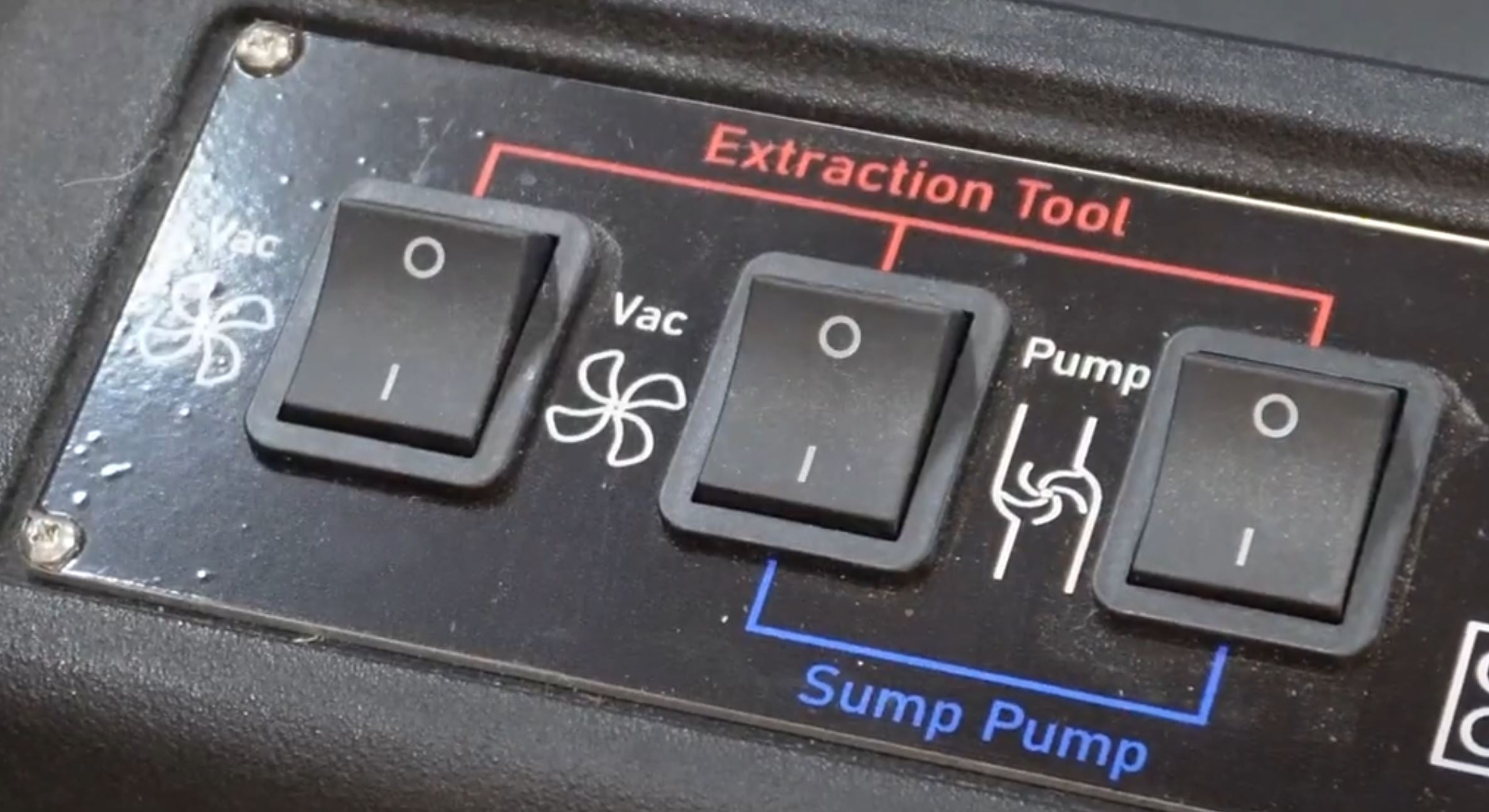 control panel view on US PRODUCTS Kraken Flood Pumper Extractor - 25' Vacuum Hose & 50' Dump Hose Bundle