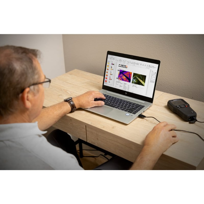 mr265 flir view of technician uploading photos to computer