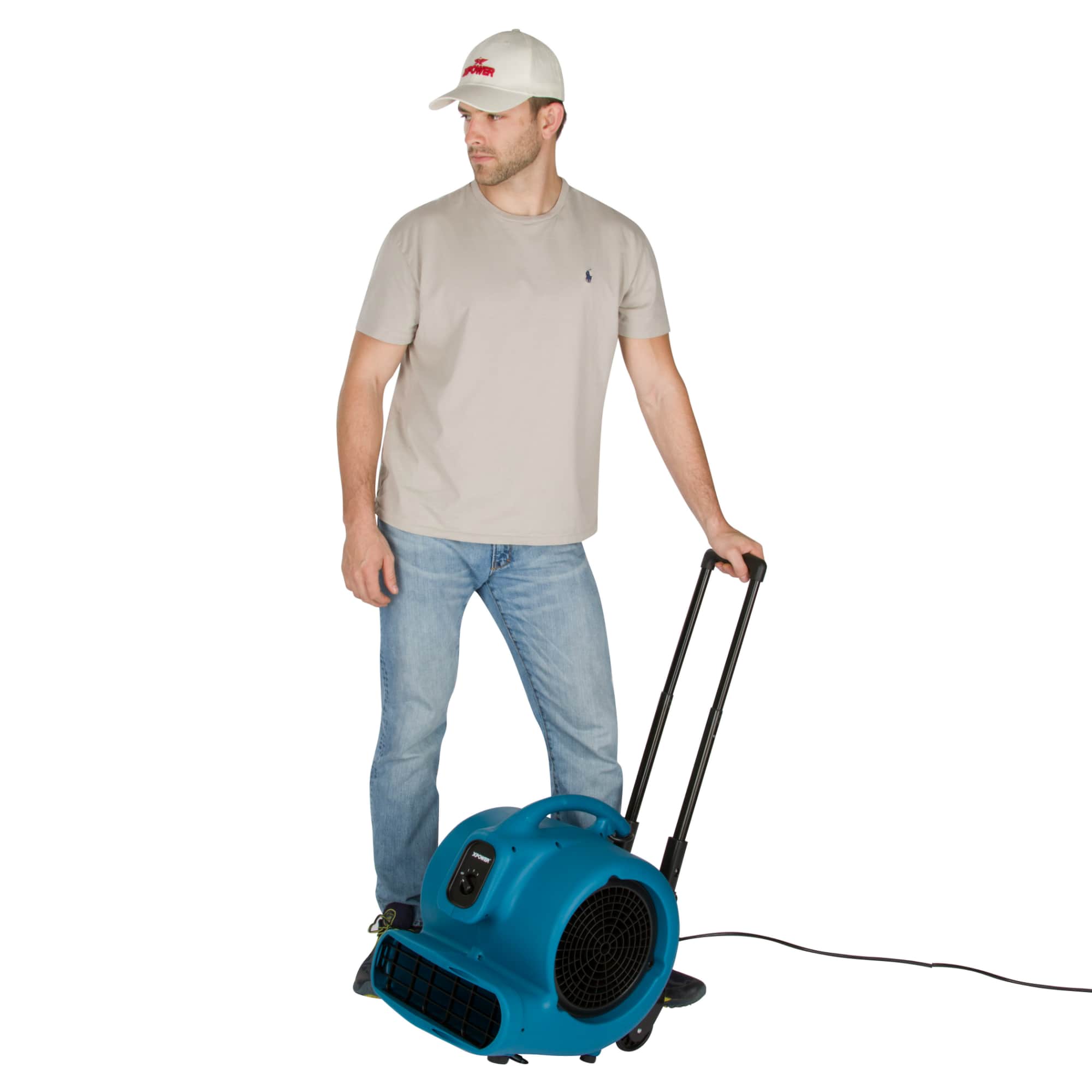 man holding handle of xpower x 830h in blue 