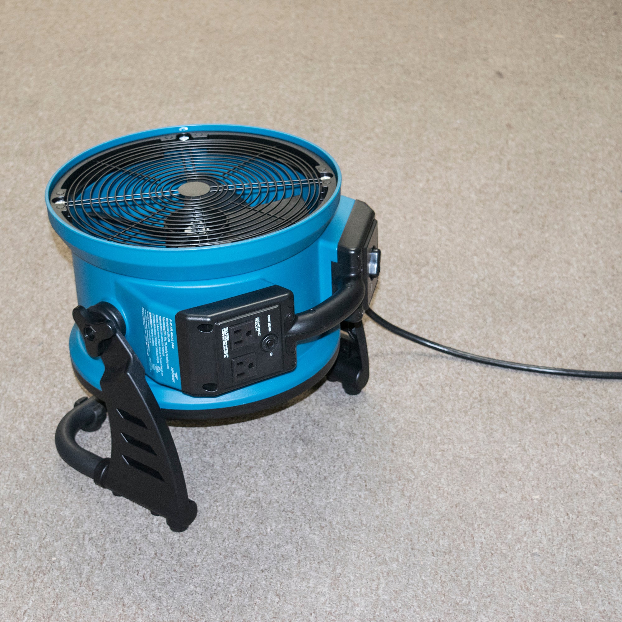 blue xpower x 39ar pointed downward to dry a large diameter of carpet
